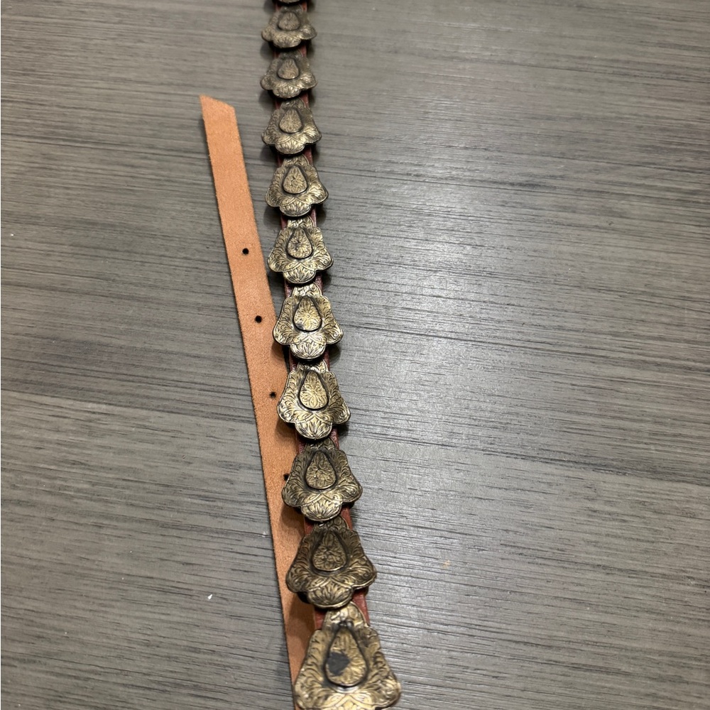 Source Unknown Brown Leather Belt with Gold-Toned Conchos - Picture 6 of 10